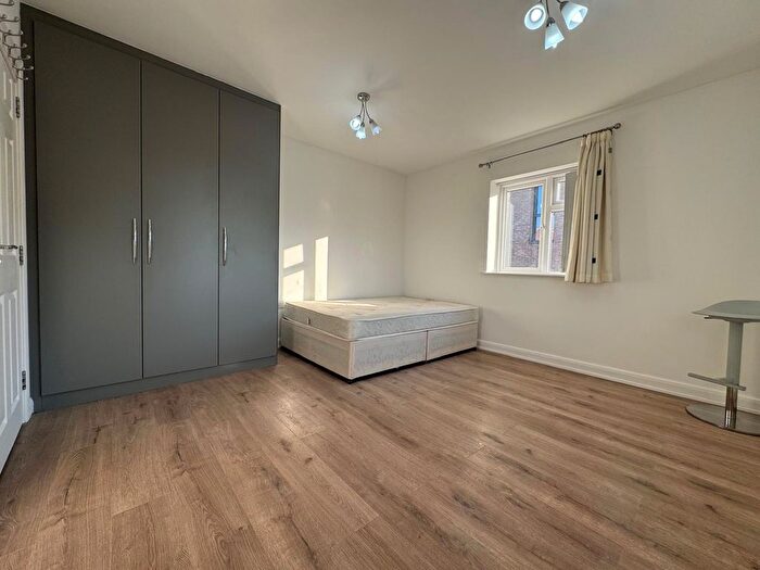 1 Bedroom Flat To Rent In West Hendon Broadway, Hendon, NW9