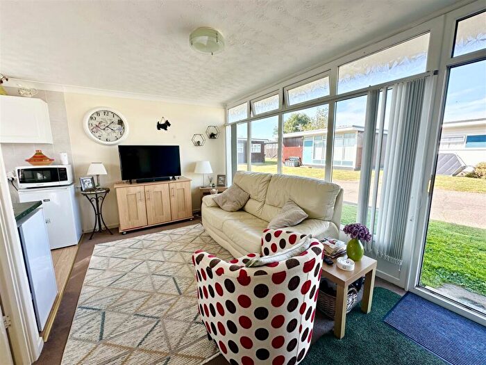 2 Bedroom Chalet For Sale In Broadside Chalet Park, Stalham, NR12