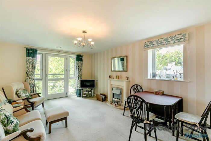 1 Bedroom Apartment For Sale In Trinity Court, Oxford Road, Halifax, HX1