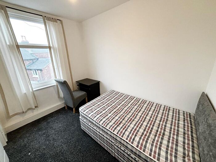House To Rent In Club Garden Road, Sheffield, S11