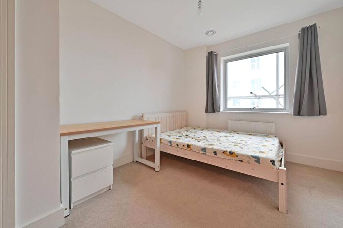 2 Bedroom Flat To Rent In Station View, Guildford, GU1