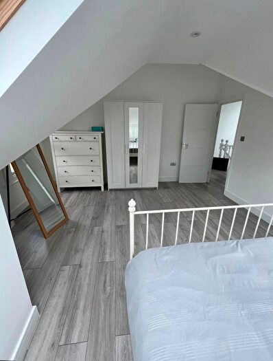 2 Bedroom Flat To Rent In Christchurch Avenue, Mapesbury, London, NW6