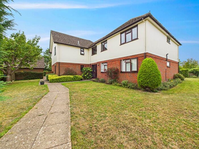 2 Bedroom Flat For Sale In Station Court, Station Road, HP17