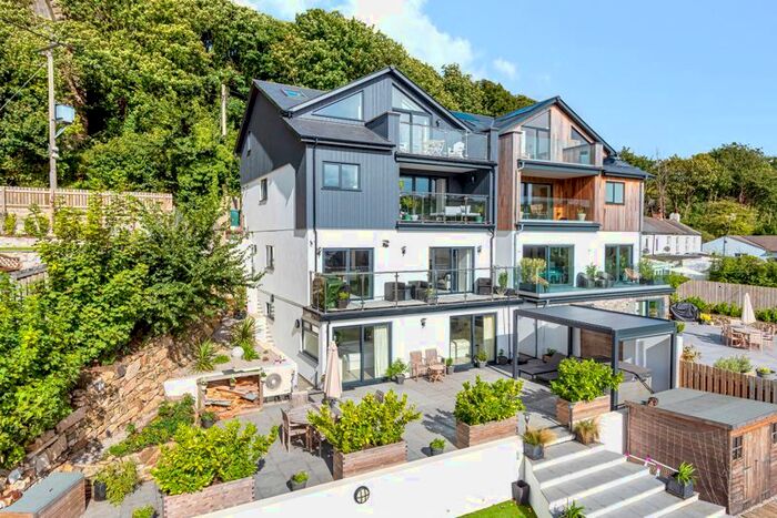 4 Bedroom Detached House For Sale In Back Lane, Angarrack, Hayle, TR27