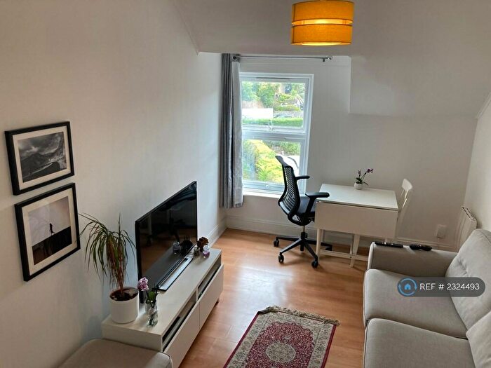 1 Bedroom Flat To Rent In Bournemouth Road, Poole, BH14