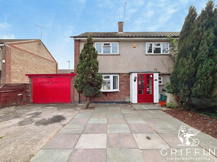 3 Bedroom Semi-Detached House To Rent In Winifred Road, Pitsea, SS13