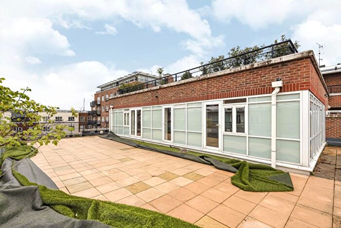 3 Bedroom Penthouse To Rent In Garland House, Royal Quarter, Seven Kings Way, Kingston, KT2