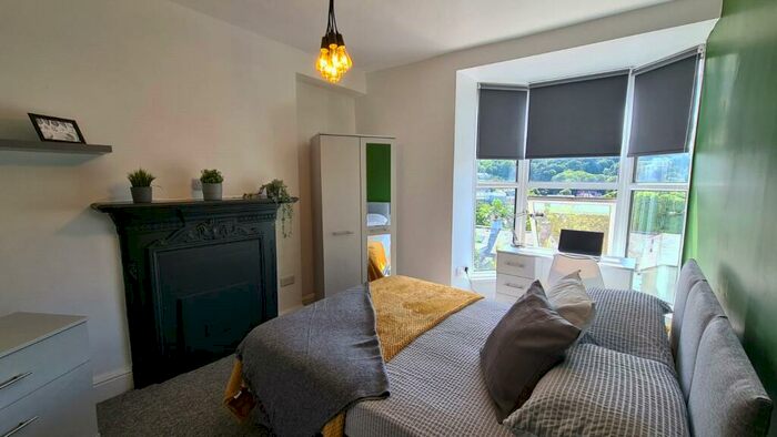 6 Bedroom Terraced House To Rent In The Crescent, Bangor, LL57