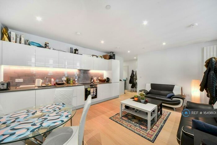 2 Bedroom Flat To Rent In Schooner Road, London, E16