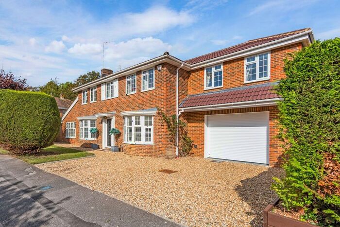5 Bedroom Detached House To Rent In Dawnay Close, Ascot, SL5