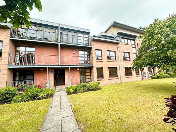 2 Bedroom Flat To Rent In Kilmarnock Road, Glasgow, G43