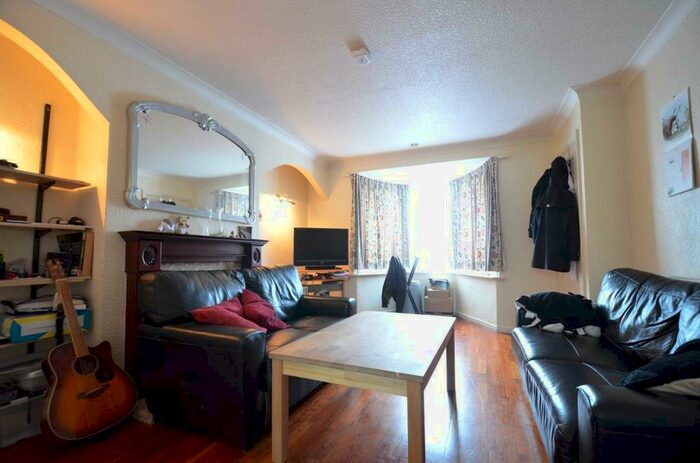 3 Bedroom Terraced House To Rent In Poole Crescent, Harborne. Mins Walk To University Of Birmingham, B17