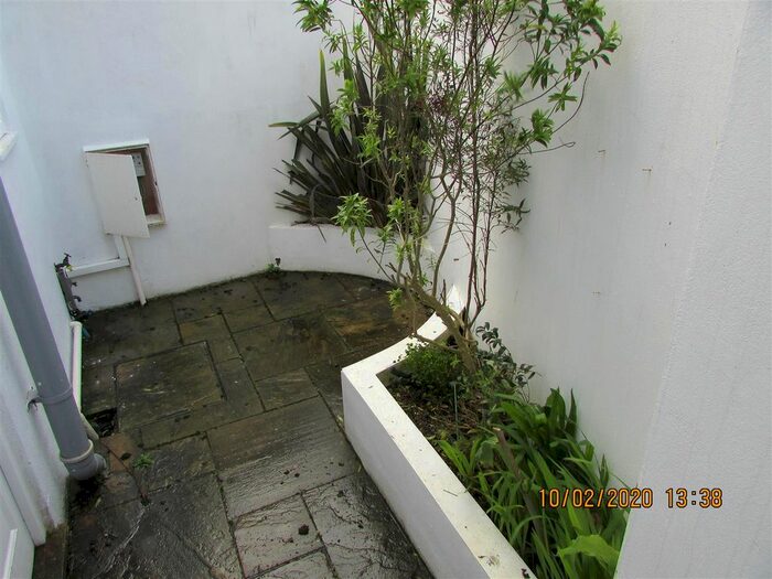 1 Bedroom Mews To Rent In Clarence Street, Penzance, TR18