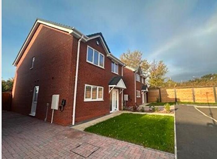 4 Bedroom House To Rent In Nicholson Court, DY10