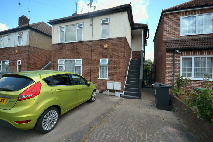 2 Bedroom Apartment To Rent In Chadwell Avenue, Romford, RM6