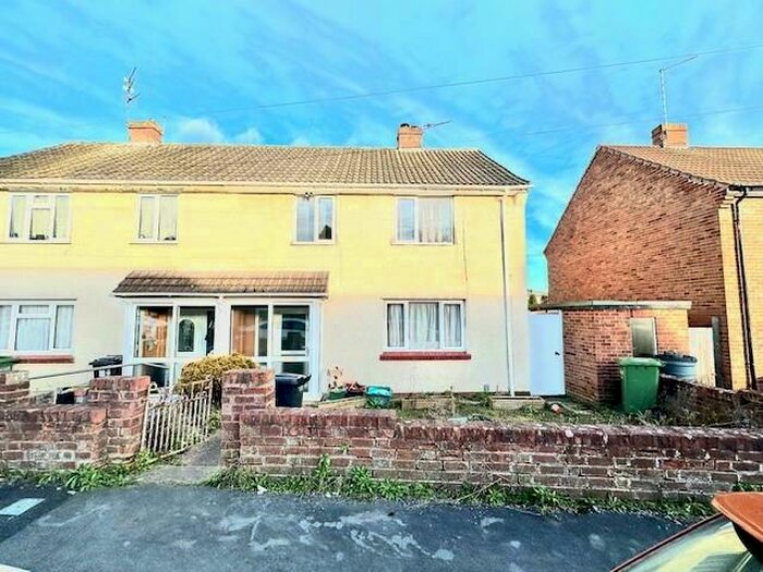 3 Bedroom Semi-Detached House To Rent In The Croft, Downend, Bristol, BS16
