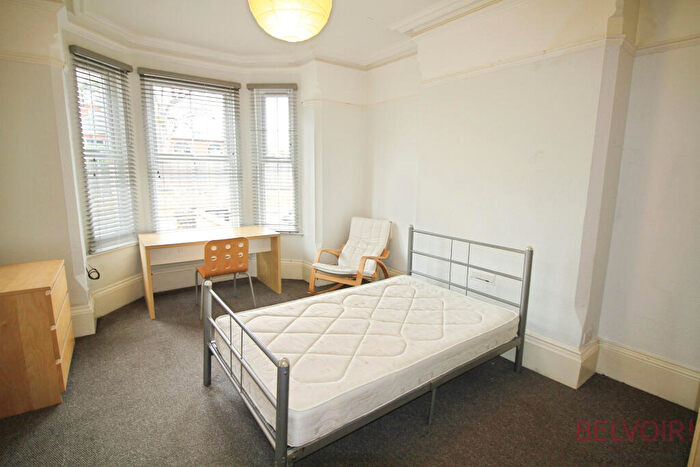 6 Bedroom Detached House To Rent In Balmoral Road, Nottingham, NG1