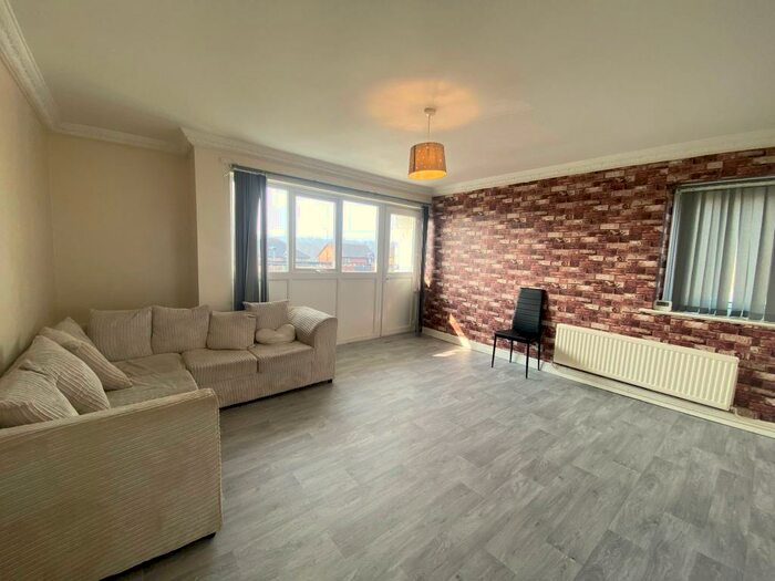 2 Bedroom Flat To Rent In Wingfield Road, Wingfield, Rotherham, S61