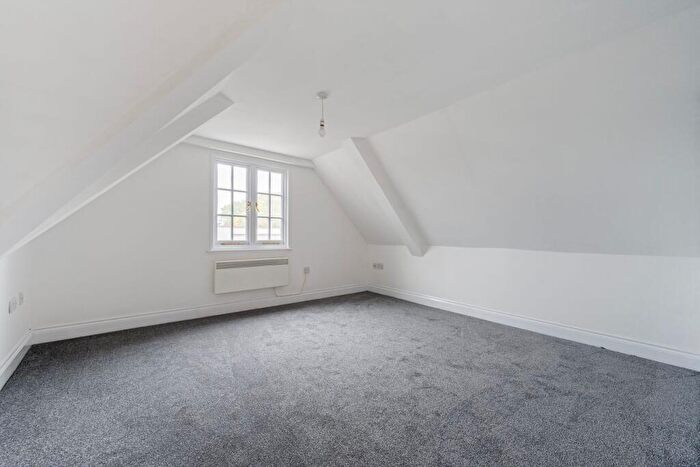 2 Bedroom Apartment For Sale In High Street, Lyndhurst, SO43