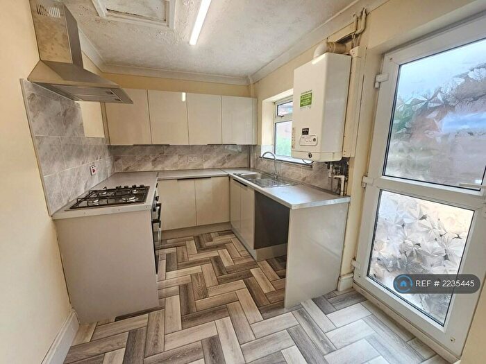 3 Bedroom Terraced House To Rent In Langworthy Road, Salford, M6