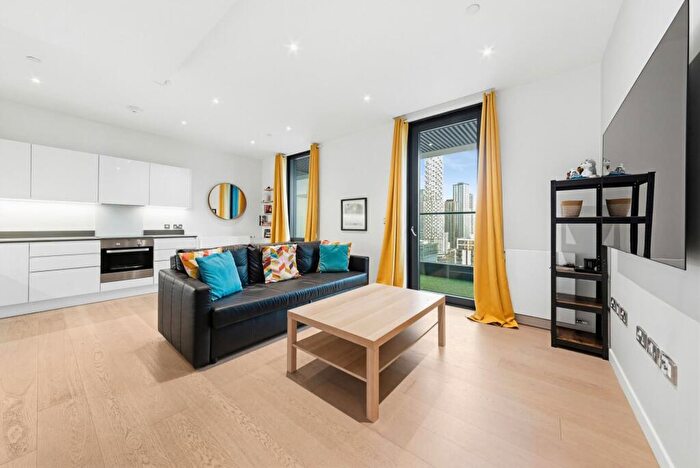 1 Bedroom Apartment For Sale In Hobart Building, Wards Place, Canary Wharf, E14