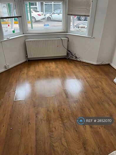 1 Bedroom Flat To Rent In Fairfax Drive, Westcliff-On-Sea, SS0