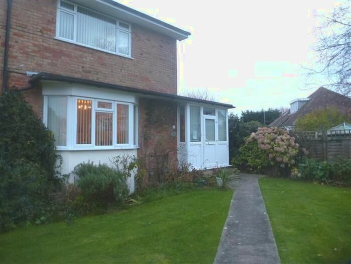 2 Bedroom Flat To Rent In Chesham Close, Goring-By-Sea, Worthing BN12