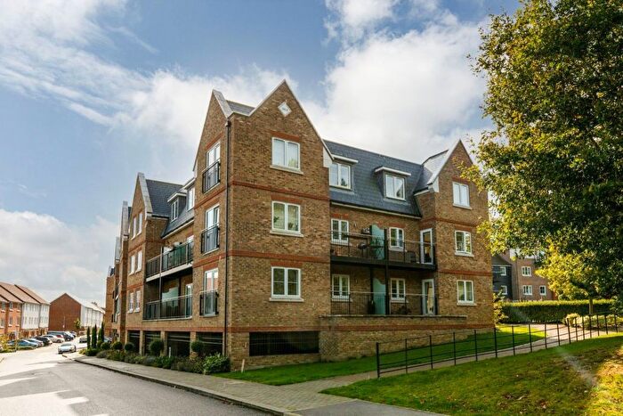 2 Bedroom Flat To Rent In Campion Square, Dunton Green, TN14