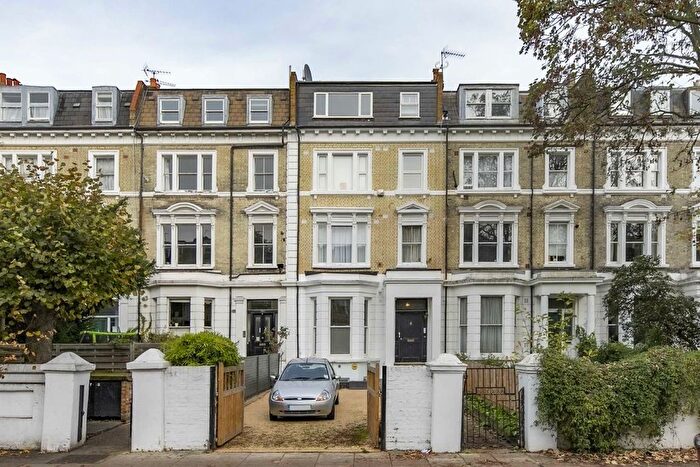 2 Bedroom Flat To Rent In Elsham Road, West Kensington, W14