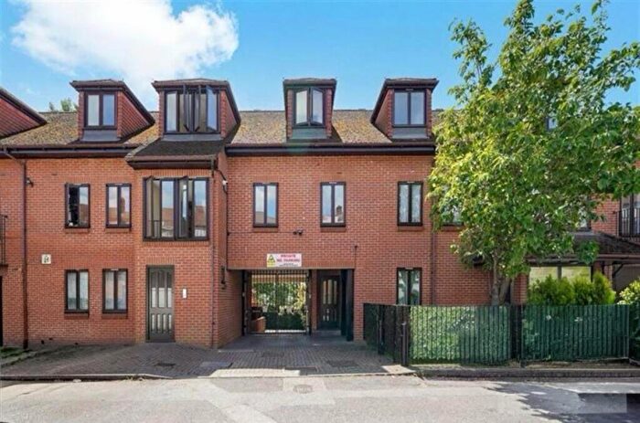 Apartment To Rent In Scout Way, Mill Hill, NW7