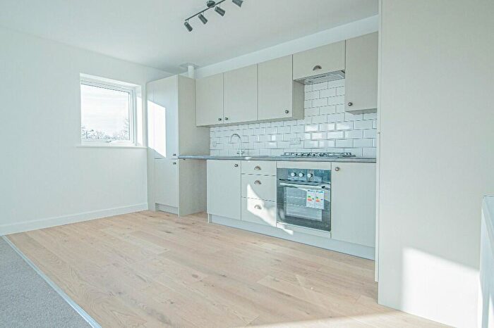 2 Bedroom Apartment To Rent In - Leigh Road, Eastleigh, SO50