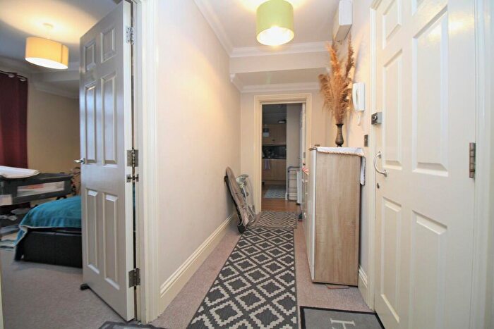 2 Bedroom Apartment For Sale In Somerhill Road, Hove, BN3