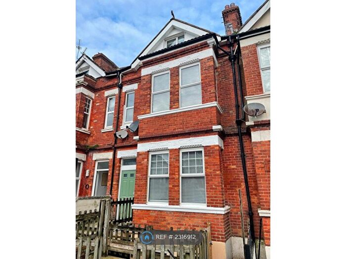 1 Bedroom Flat To Rent In Windsor Road, Bournemouth, BH5