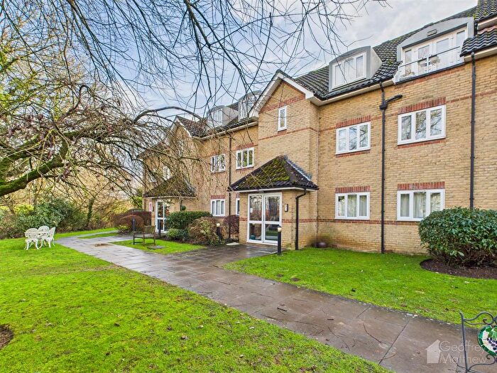 2 Bedroom Flat For Sale In Cambridge Road, Harlow, CM20
