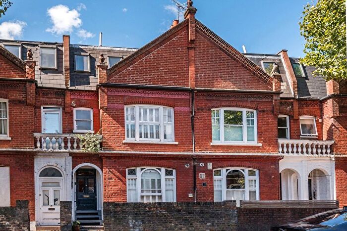 2 Bedroom Flat For Sale In Wandsworth Bridge Road, Fulham, SW6