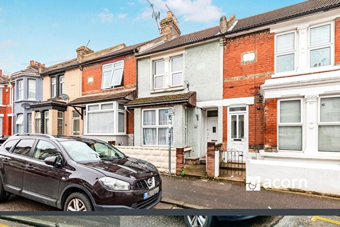 3 Bedroom Terraced House To Rent In Balmoral Road, Gillingham, ME7