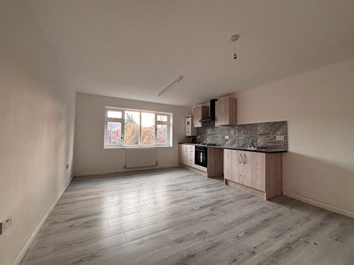 3 Bedroom Flat To Rent In Redhouse Street, Walsall, WS1