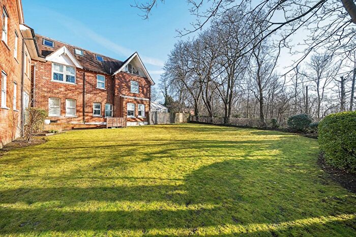 1 Bedroom Flat For Sale In Rowhill Road, Hextable, Swanley, BR8