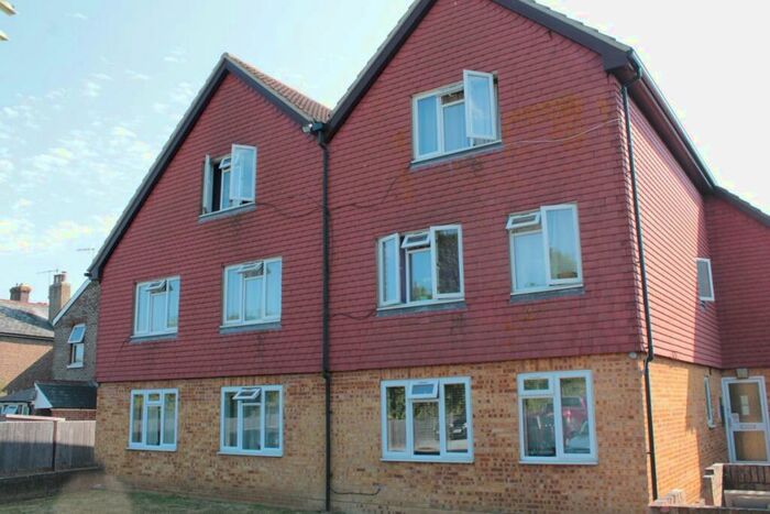 1 Bedroom Flat To Rent In Horley Road, Redhill, RH1