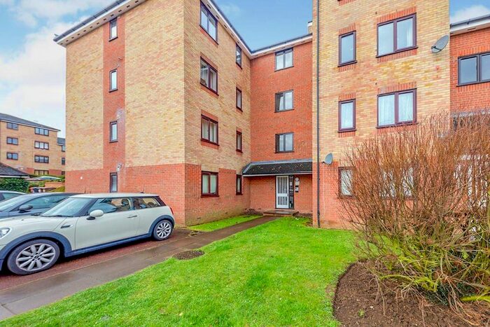 1 Bedroom Flat To Rent In Prestatyn Close, Stevenage, Hertfordshire, SG1