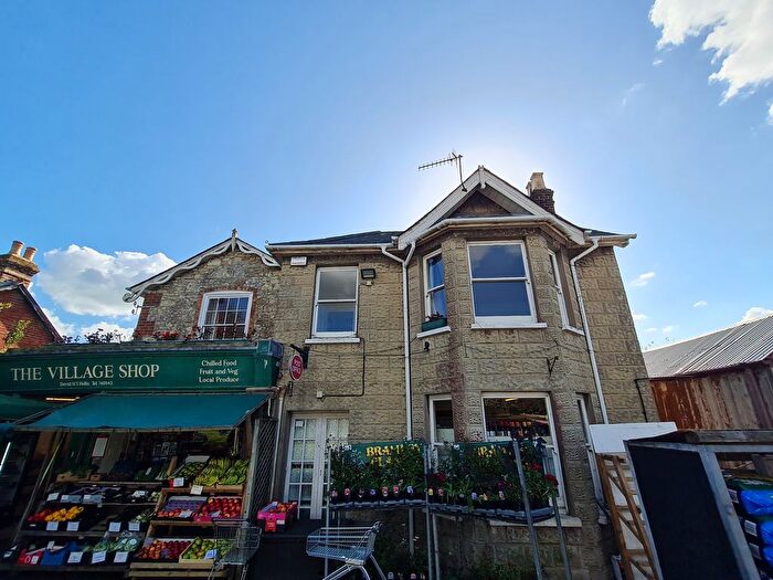 2 Bedroom Flat To Rent In Main Road, Newport, PO30