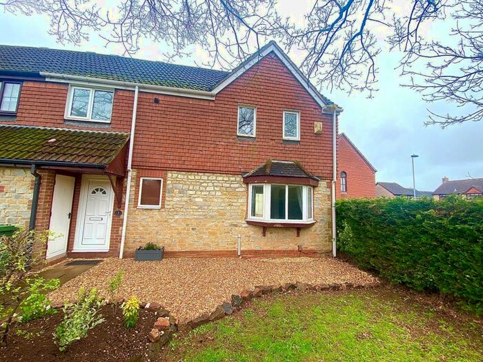 3 Bedroom Semi-Detached House To Rent In Long Croft, Brimsham Park, BS37