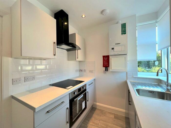 2 Bedroom Apartment To Rent In Highfield Avenue, London, Greater London, NW9