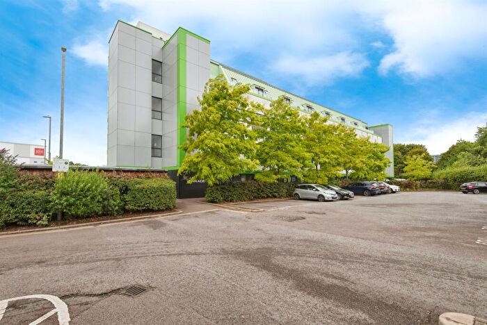 3 Bedroom Flat For Sale In Kings Road, Stevenage, SG1