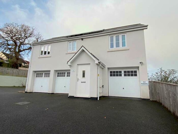 2 Bedroom Coach House Flat For Sale In The Square, Broad Street, Ottery