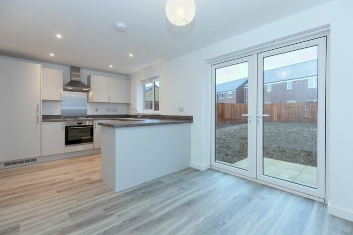 3 Bedroom Flat To Rent In Patrick Steptoe Close, Witney, OX29