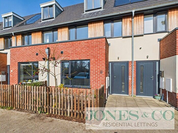 3 Bedroom Terraced House To Rent In Le Safferne Gardens, Norwich, NR3