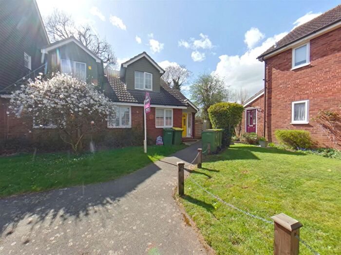 5 Bedroom Semi-Detached House To Rent In Pytchley Close, Fareham, PO14