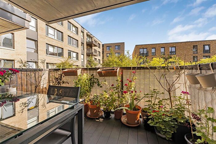 3 Bedroom Flat For Sale In Harbourside Court, Surrey Quays, SE8