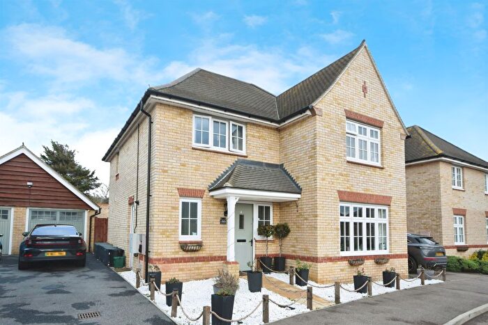 4 Bedroom Detached House For Sale In Broomfield Way, Braintree, CM7